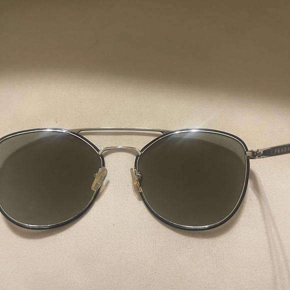 Prada Sunglasses in a very good condition. - Picture 3 of 7
